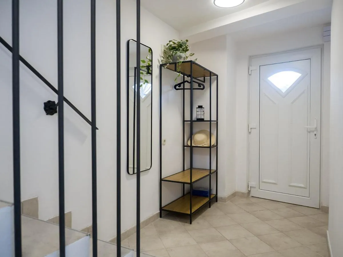 Holiday Home Vera Malinska 0*,  Croatia